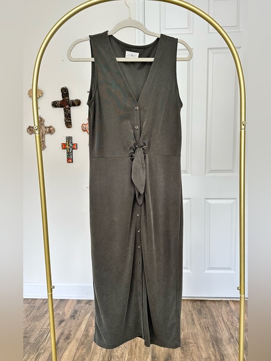Lou & Grey Dresses & Skirts - Lou & Grey Olive Green Sleeveless Tie-Front Maxi Dress